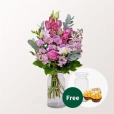 Flower Bouquet Liebesglück with vase & 3 Ferrero Giotto