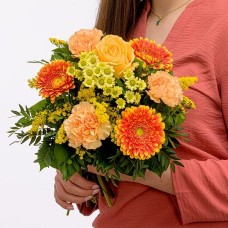 Flower Bouquet Fruhlingsmelodie with vase & 3 Ferrero Giotto