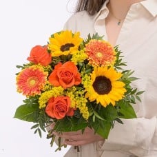 Flower Bouquet Sonnenbad with vase & 3 Ferrero Giotto