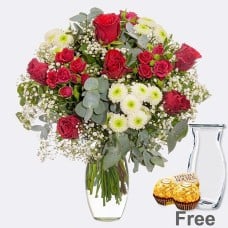 Flower Bouquet Herzensgruß with Vase & 2 Ferrero Rocher