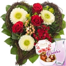 Flower Bouquet Herzenswärme with vase & Lindt Pralinés