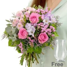 Flower Bouquet Zauberhaft with vase & 2 Ferrero Rocher