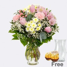 Flower Bouquet Liebesbrise with vase