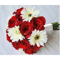 1 Dozen Red Roses With 6Pcs White Gerbera