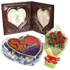 Wooden Photo Frame With6Pcs Red Roses And Heart Shape Chocolate