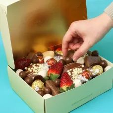 Nutty Dessert Box