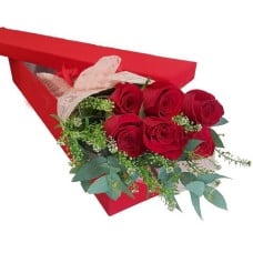 Floral Gift Box With 6 Red Roses