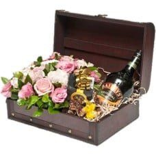 Roses, Chocolates And Baileys Arrangement (small)