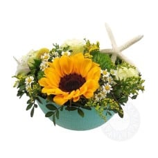 Arrangement with sunflowers and roses (Basic)