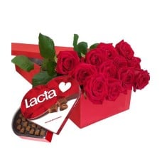 Red roses with chocolates in gift box (Basic)