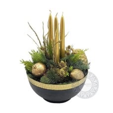 Centerpiece With White Flowers And Gold Candles (Basic)