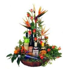 Arrangement of flowers and 5 different drinks