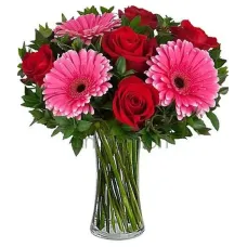 Bouquet with roses and gerberas (Basic)