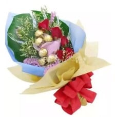 Flowers With Ferrero Rocher Hand Bouquet 02 (6pcs Ferrero Rocher With 6 Pink Roses)