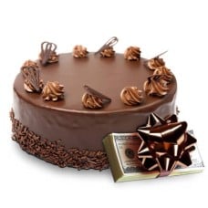 Lari with a Chocolate Cake