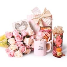 Tea and Macarons Gift Set