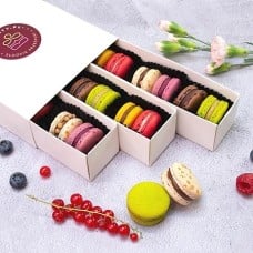 Box of 18 French Macarons