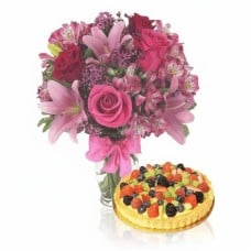 Pink bouquet with fruit cake (Refined)