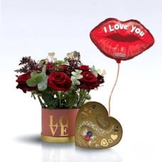 SELECT SIZE: LINDT & LOVE Roses Bundle
