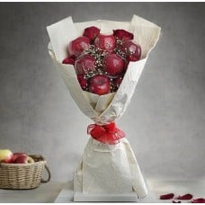 Crimson Orchard Luxe Combo Gift With Six Red Roses And Six Fresh Apples