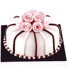 Pretty Princess Cake