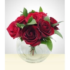 Sweet Moment: 8 Roses in a small fishbowl