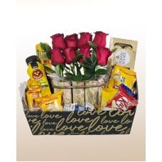 Sweet Box with Roses: An Elegant and Delicious Gift