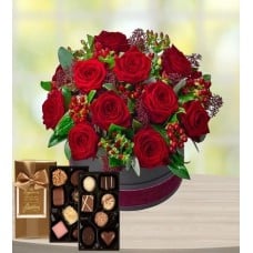 Luxury Rose Hatbox & Chocolates