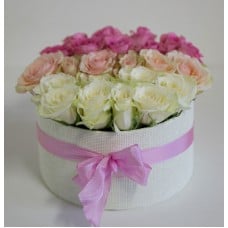 Porcelain roses round box