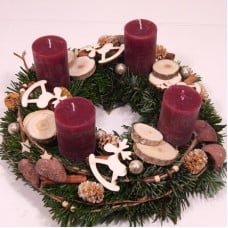 Advent wreath with burgundy cylinder candles