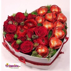 Sweetheart! - rose box with marzipan M