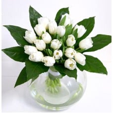 White tulips in a round bouquet - Snow white confession XXL