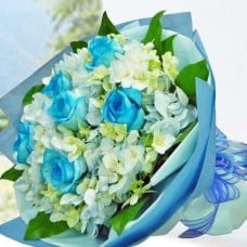 Blue Hydrangea And  6 Blue Roses Handbouquet