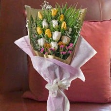 6 Yellow And  6 White Roses Long Wrapping Bouquet