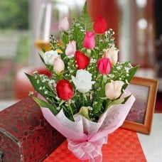 12 Mixed Roses Standing Bouquet