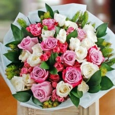 10 Yam Color Roses And  Mini Roses Hand Bouquet