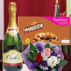 Sparkling Wine With Vanhouten Assortment Chocolate 180G And 3 Gerbera Handbo