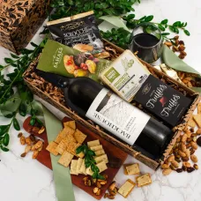 Red Wine & Snax Gift Box
