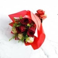3 Red Roses Bouquet And 3 Ferrero Chocolate