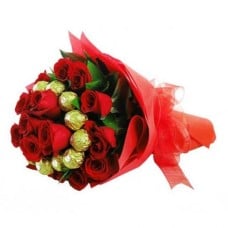 Bouquet Of 12 Red Roses With 16 Ferrero Rocher
