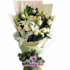 Champagne Rose and White Lily Elegance to Macau