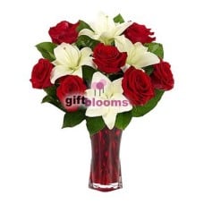 Classic Red Rose & Lily to Macau