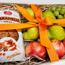 Fruits & Pound Cake