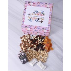 Personalised Floral Mothers Day Snack Box (STANDARD)