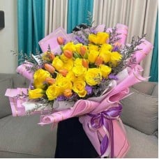 Ecuadorian roses with tulips