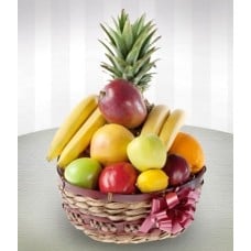 Deluxe fruit basket