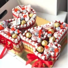 Cake,with,numbers,from,Kinder