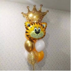 Fontan,with,a,tiger,and,a,crown.,Air,balloons,for,the,holiday