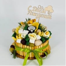 S_edobnij,gift,for,the,Day_,of,breaking,bento,cake,from,cheese