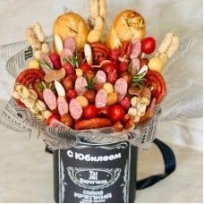 bouquet,of,sausages,for,the,anniversary